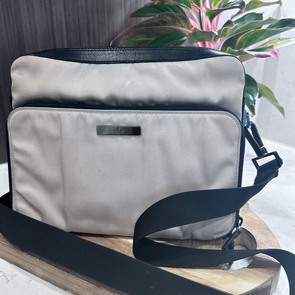 Gucci Black and Cream Messenger Bag with Adjustable Strap